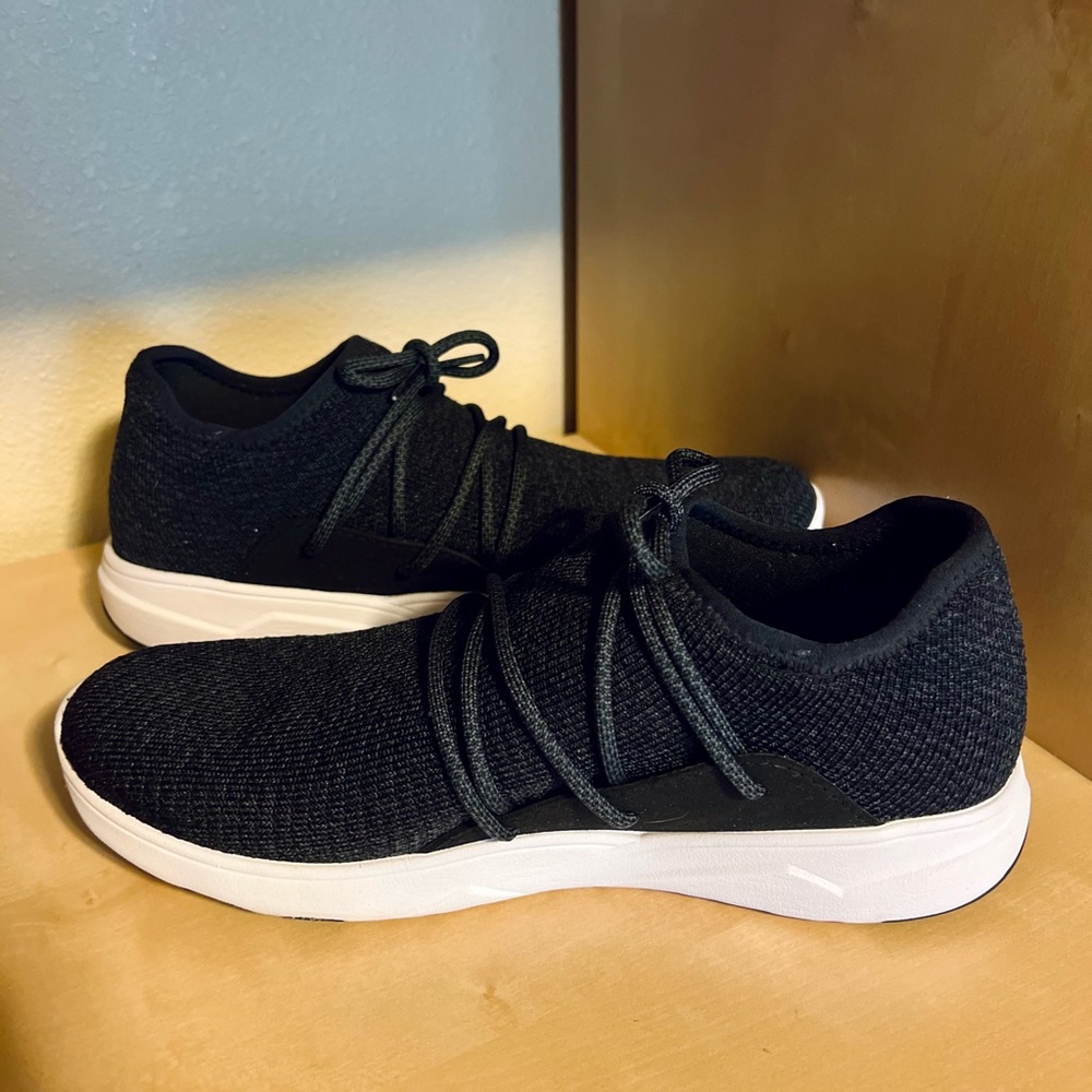 Vessi Cityscape Ultra Lightweight Waterproof Knit Sneakers in grey/black size 8 - Picture 4 of 8